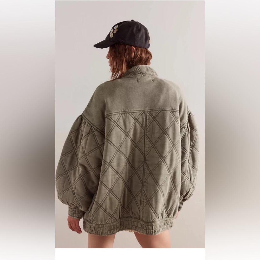 Free People Juno Jacket Quilted Oversized Bomber Button Zipper Laurel Oak - Picture 2 of 6